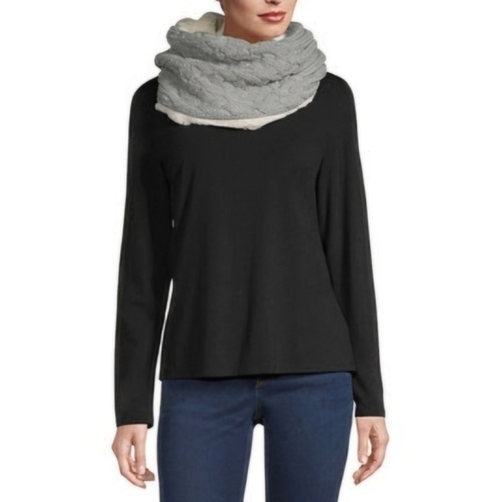 Liz Claiborne Faux Fur‎ Chunky Muffler Infinity Scarf Gray & White NWT